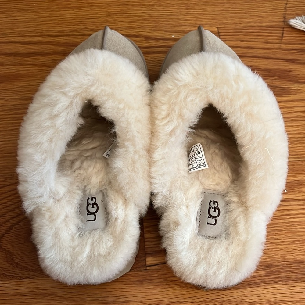 Platform Shearling Ugg slipper- barely worn! - Picture 3 of 5